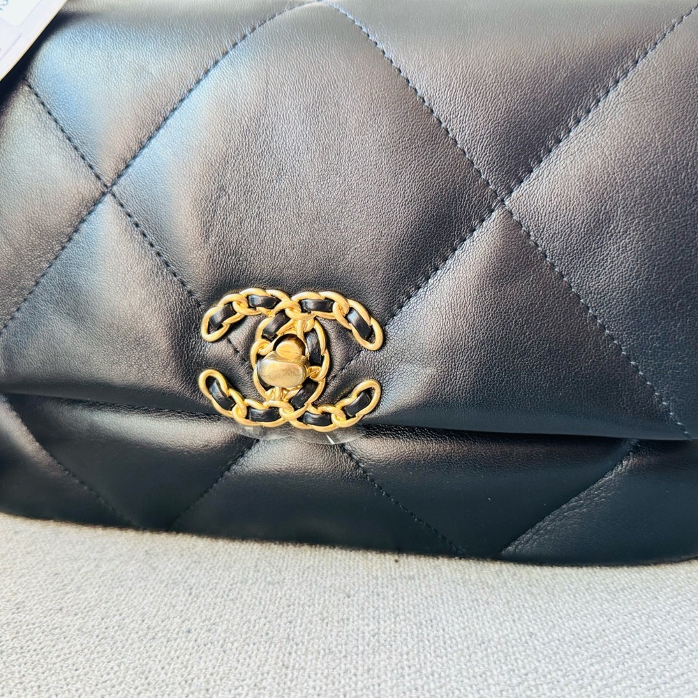 NEW- Chanel Black Quilted Leather Bag with tag - Picture 16 of 17